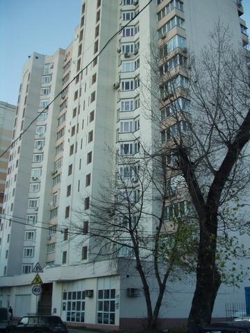 Київ, Сім'ї Прахових вул., 27