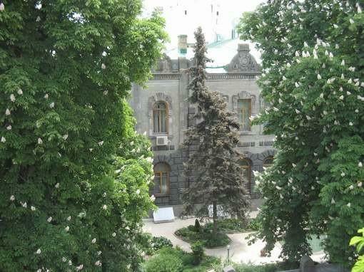 Киев, Банковая ул., 8