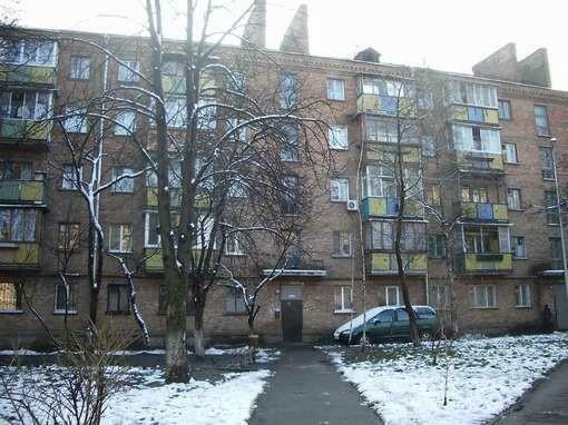 Київ, Білоруська вул., 15