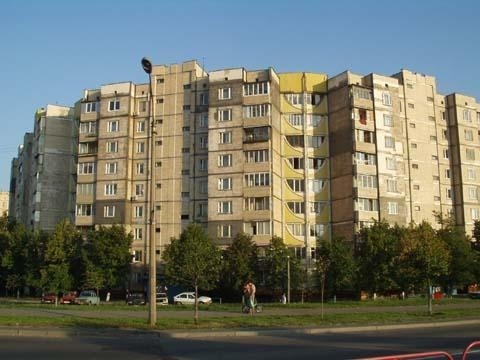 Продаж 3-кімнатної квартири 70 м², Сержа Лифаря вул., 21/54