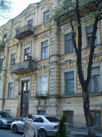 Київ, Алли Тарасової вул., 6