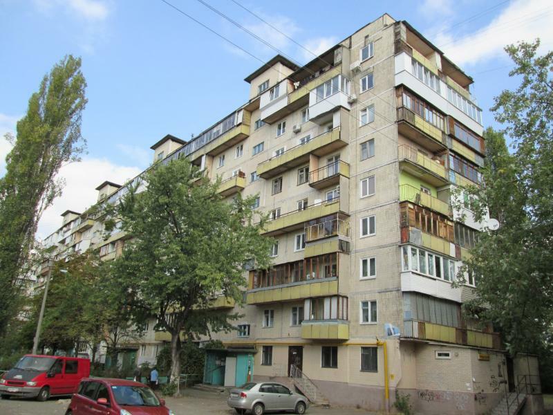 Киев, Академика Курчатова ул., 8Б