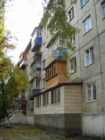 Киев, Академика Туполева ул., 7