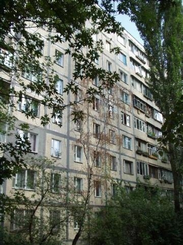 Київ, Анатолія Солов'яненко вул., 14