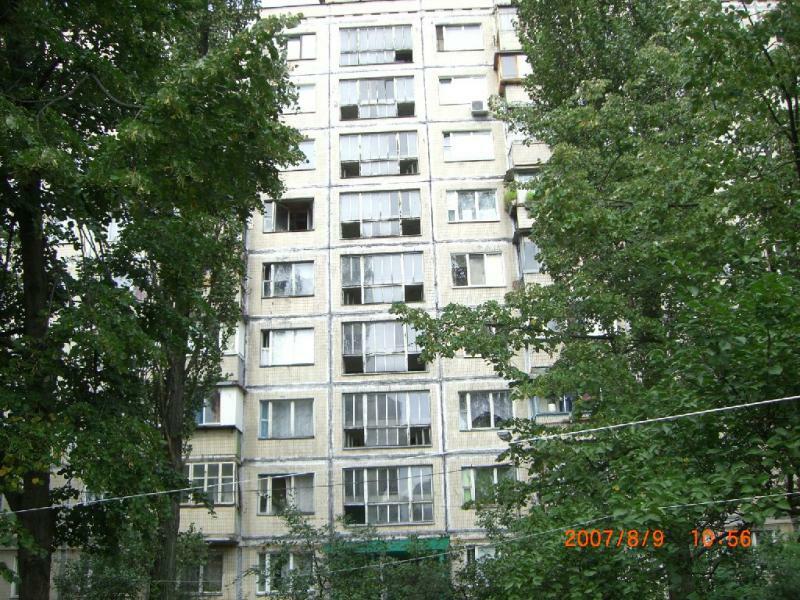 Київ, Анатолія Солов'яненко вул., 14