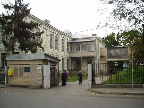 Київ, Миколи Амосова вул., 10