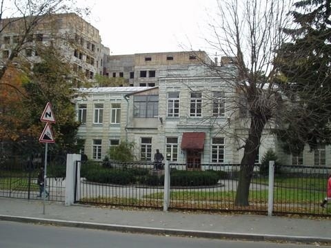 Київ, Миколи Амосова вул., 10