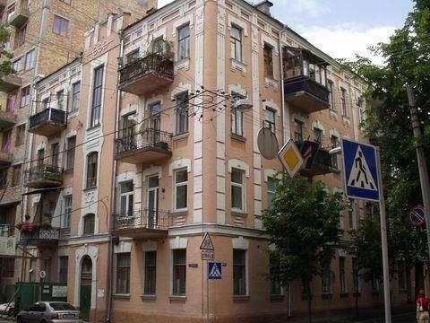 Київ, Левандовська вул., 8/15А