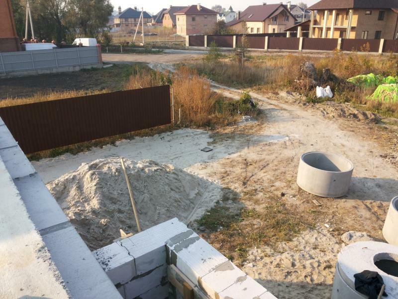 Киевская обл., Броварской район, с. Погребы, Независимости ул., 43