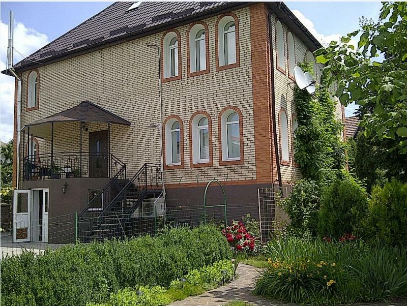 Киевская обл., Васильковский район, с. Устимовка, Привокзальная ул., 7