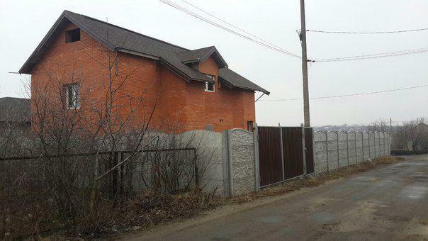 Днепропетровская обл., Днепровский район, пгт Обуховка, Горького ул., 8
