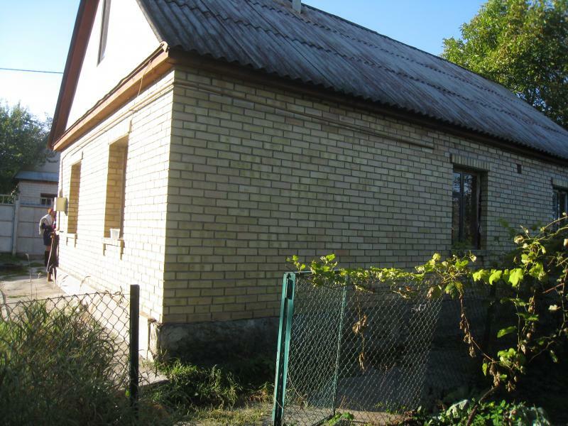 Киевская обл., Броварской район, с. Гоголев, Ленина ул., 30