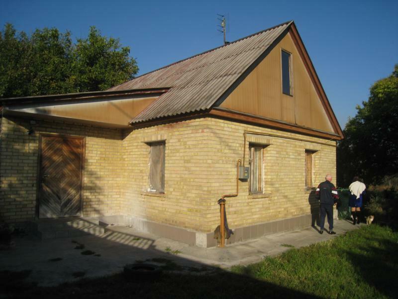 Киевская обл., Броварской район, с. Гоголев, Ленина ул., 30