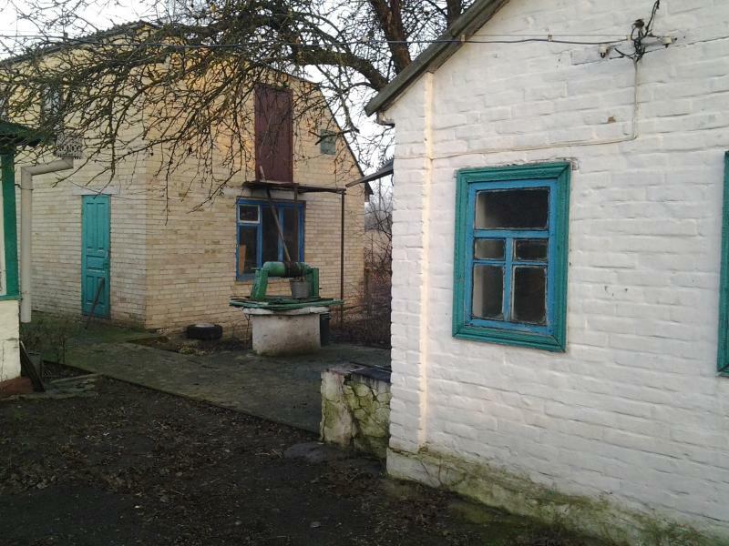 Киевская обл., Згуровский район, пгт Згуровка, Вишневая ул., 11
