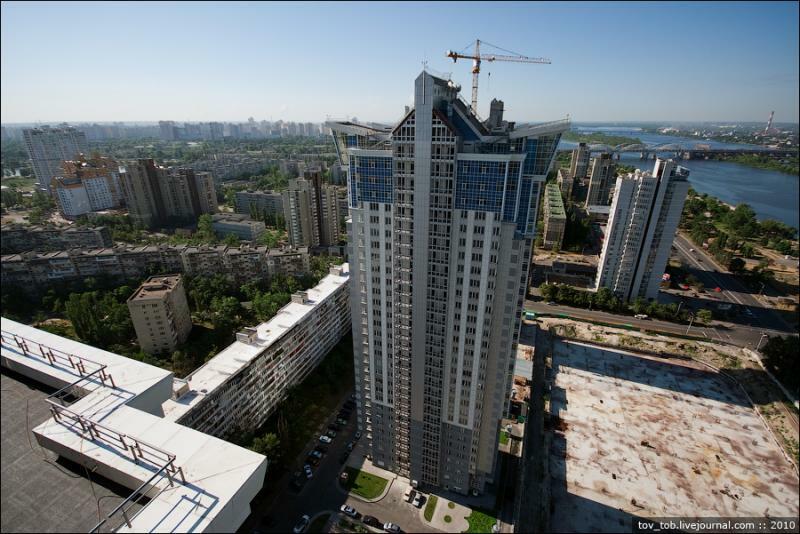 Продажа 3-комнатной квартиры 144 м², Днепровская наб., 1А