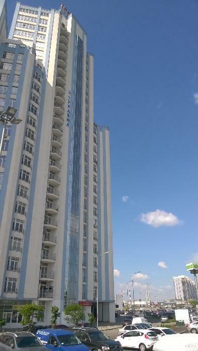 Київ, Дніпровська наб., 1