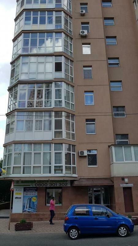 Аренда 3-комнатной квартиры 63 м², Симферопольская ул., 11