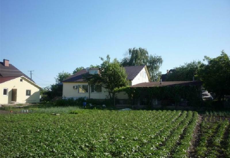 Киевская обл., Васильковский район, с. Крушинка, Вишневый пер., 3