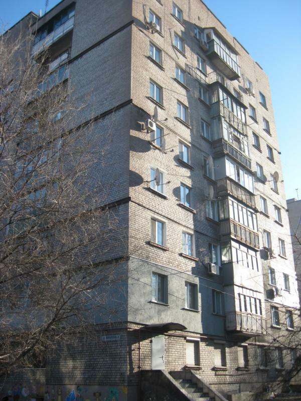 Дніпро, Ракетостроителей вул., 12