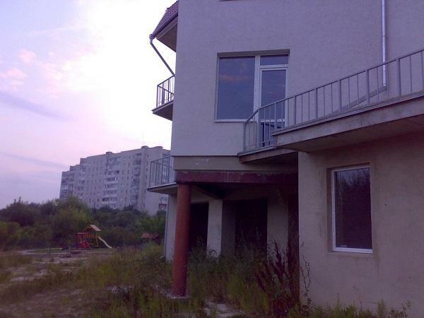 Луцк, Шота Руставели ул., 1
