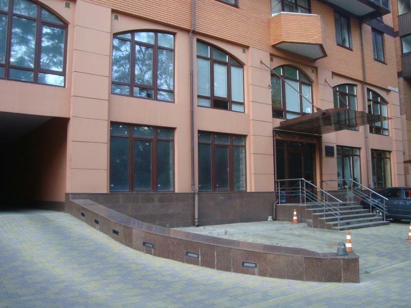 Продаж 4-кімнатної квартири 123 м², Бригадна вул., 11