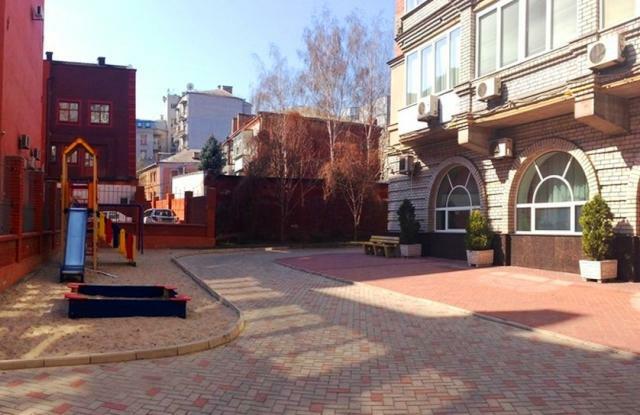 Дніпро, Исполкомовская вул., 5