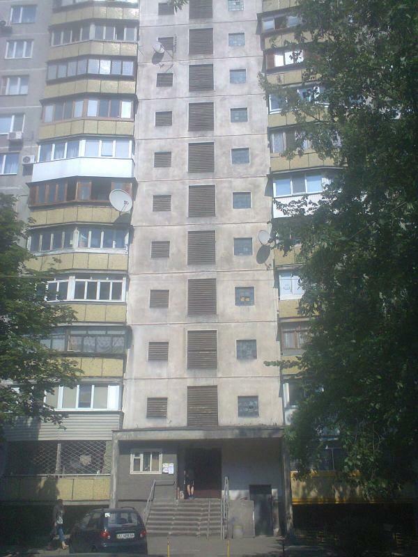 Київ, Санаторна вул., 18