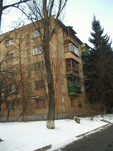 Київ, Смелянська вул., 3