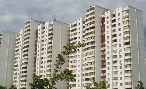 Київ, Ревуцького вул., 17А