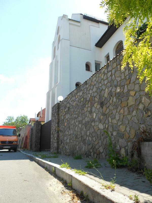 Киев, Редутная ул., 25