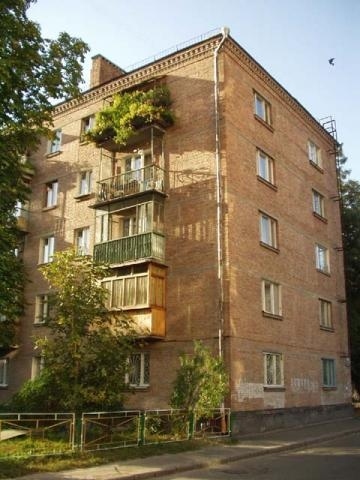 Київ, Мукачівська вул., 4/7