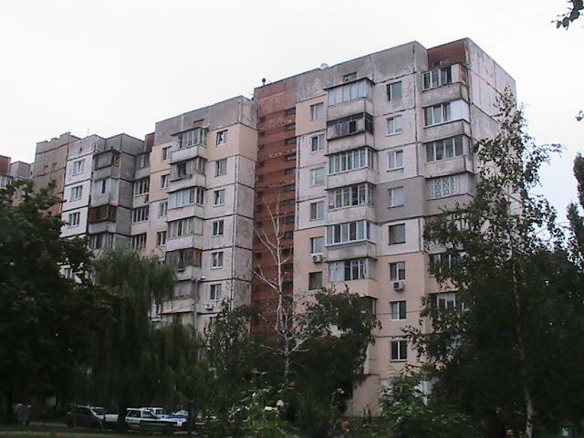 Київ, Райдужна вул., 2