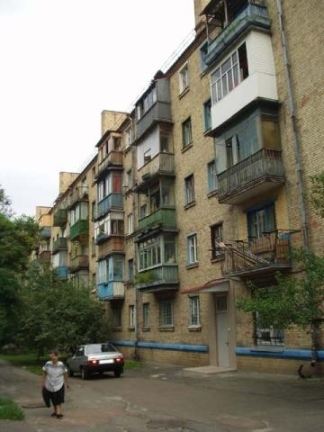 Київ, Юрія Литвинського вул., 50