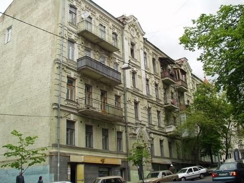 Киев, Олеся Гончара ул., 20/21А