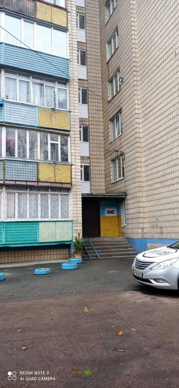Київ, Монтажників вул., 1