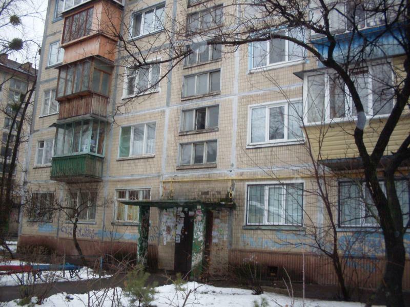 Київ, Перова бул., 40Б