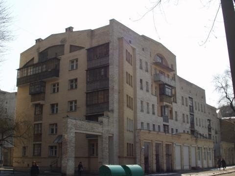 Київ, Оболонська вул., 6