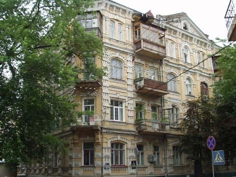 Киев, Рейтарская ул., 18
