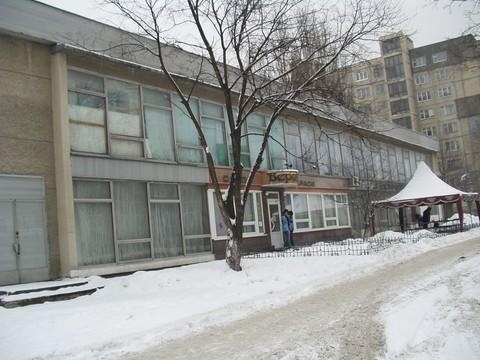Київ, Миколи Матеюка вул., 15