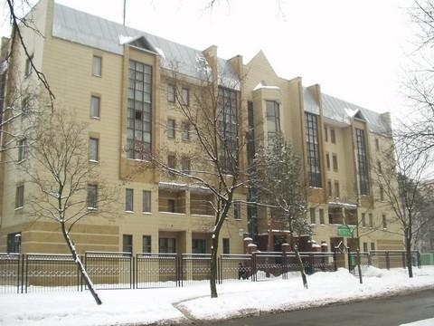 Київ, Миколи Матеюка вул., 4
