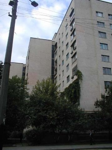 Київ, Миколи Краснова вул., 10