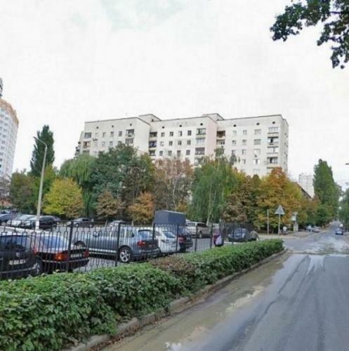 Киев, Николая Краснова ул., 10