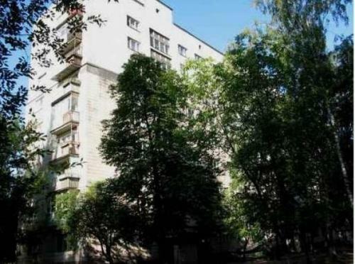 Киев, Василия Кучера ул., 8