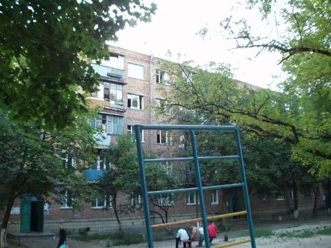 Київ, Верховинна вул., 80Б