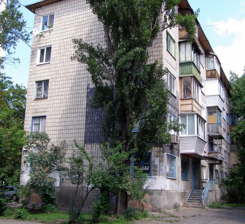 Київ, Братиславська вул., 10