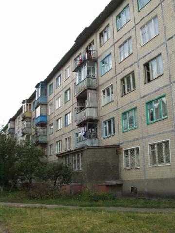 Киев, Валентина Серова ул., 30
