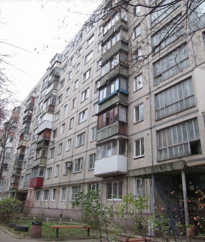 Киев, Василия Кучера ул., 2