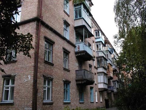 Киев, Василия Чумака ул., 13