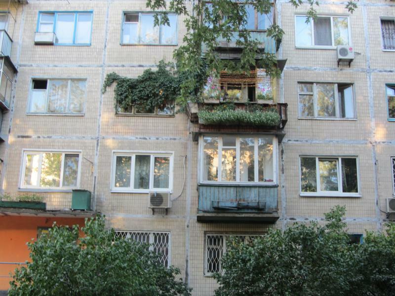 Оренда 2-кімнатної квартири 48 м², Братиславська вул., 18