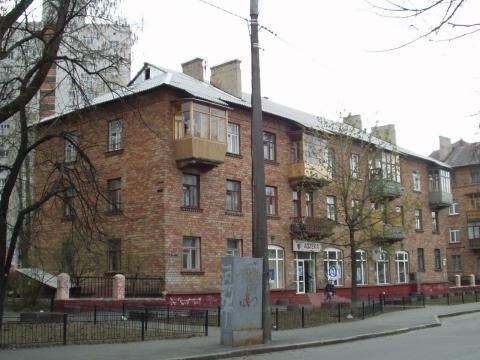 Київ, Зеленогорская вул., 4